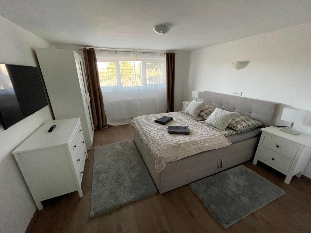 Malibu Apartman ミシュコルツ エクステリア 写真