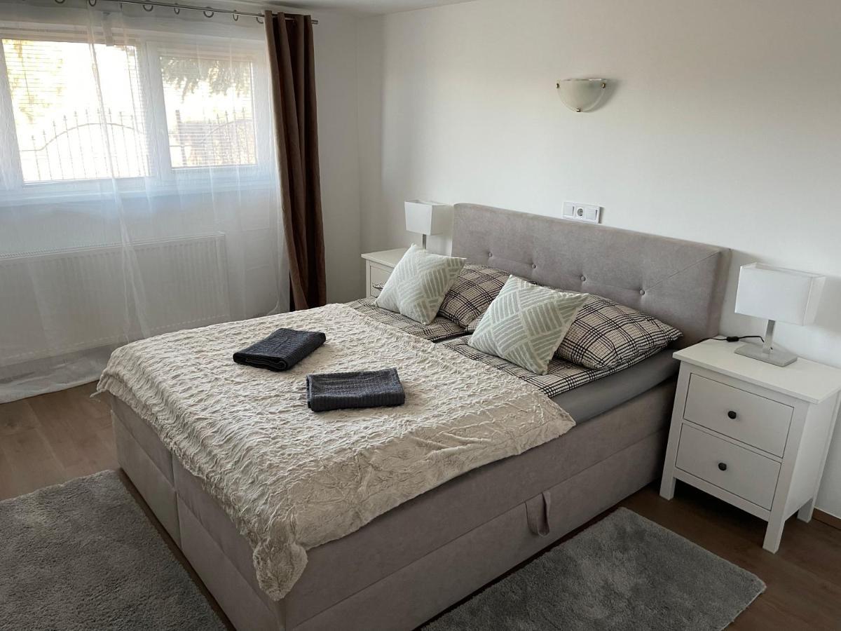 Malibu Apartman ミシュコルツ エクステリア 写真