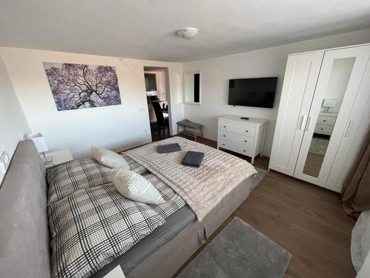 Malibu Apartman ミシュコルツ エクステリア 写真